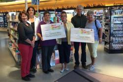 Spenden&uuml;bergabe von "dm" an "Gesegnete Mahlzeit" am 10. Oktober